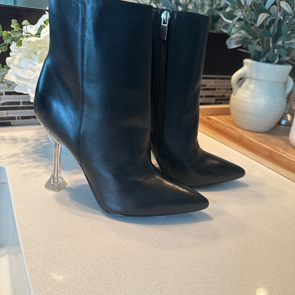 Nine west booties size 7